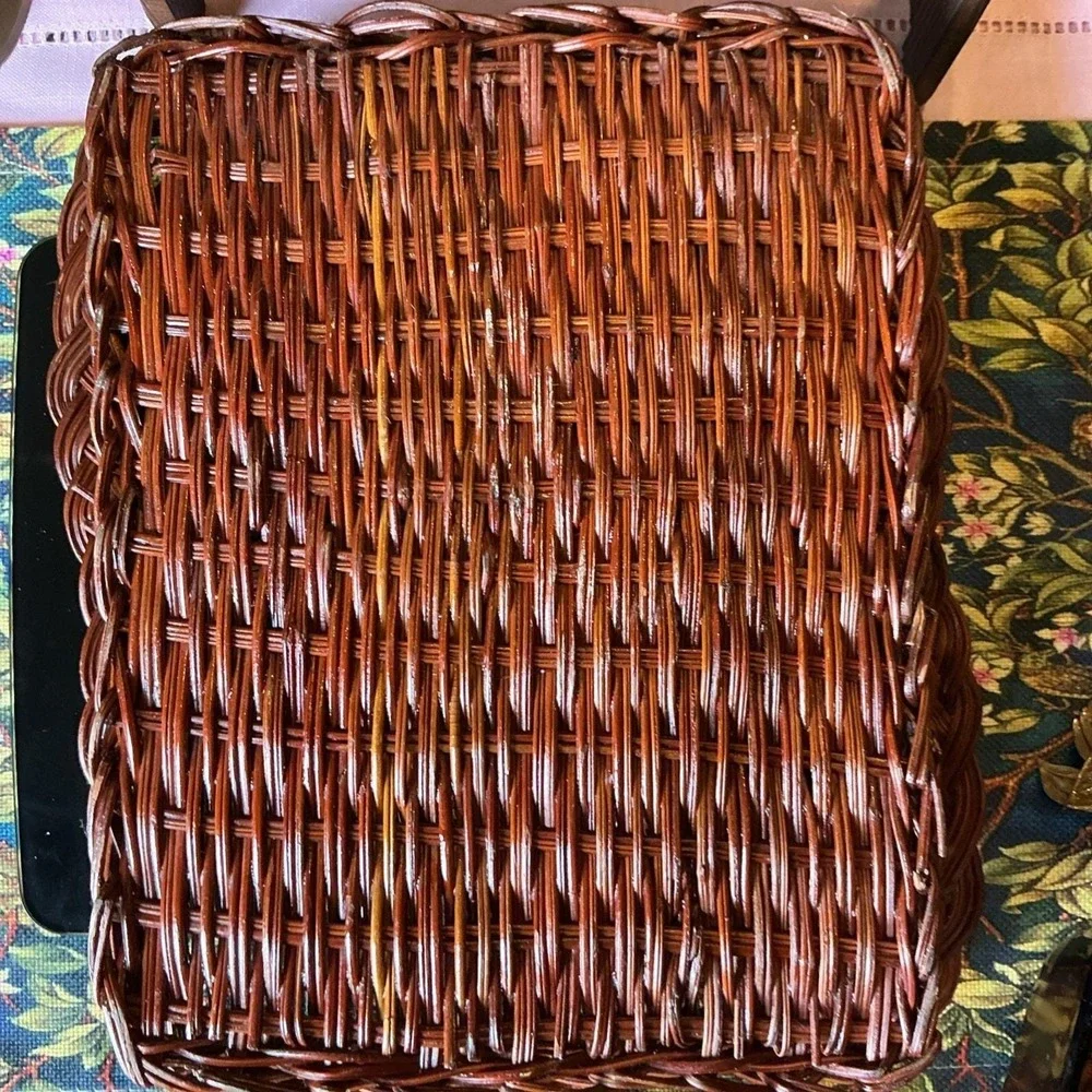 Double Anchor Hocking #441 Amber Cassarole Dishes w/ wicker carrier.